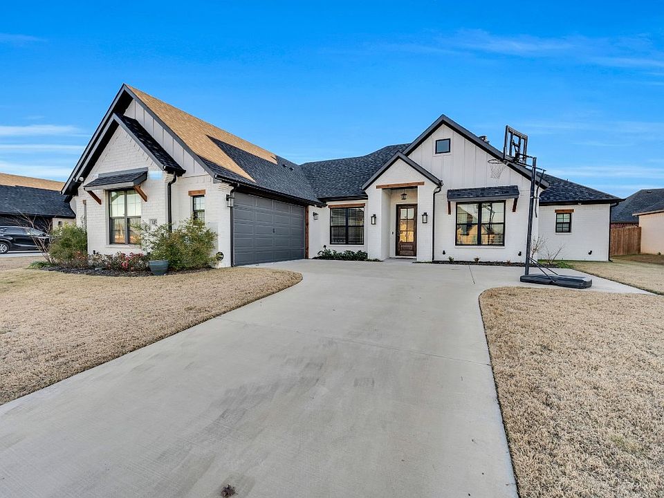 1st image of 105 Katalina Ln