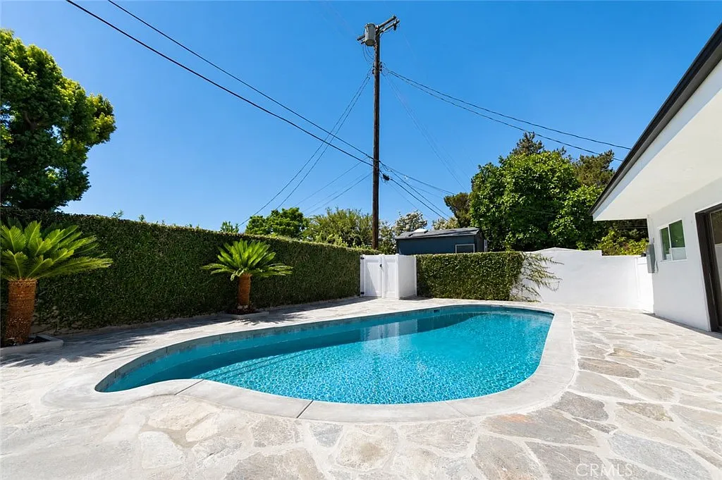 3 bed, 2000 sqft, $4,600 — Photo 4