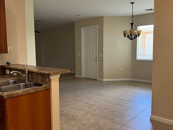 4th image of 2507 Stockbridge Sq SW
