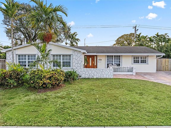 4th image of 10330 SW 103rd Ct