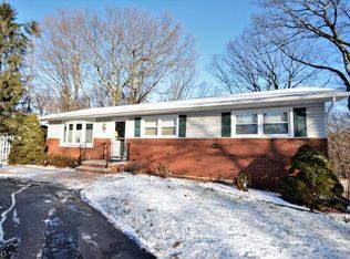 62 N New Jersey Ave, Lake Hopatcong, NJ 07849