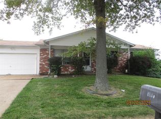 2415 Central Parkway Dr, Florissant, MO