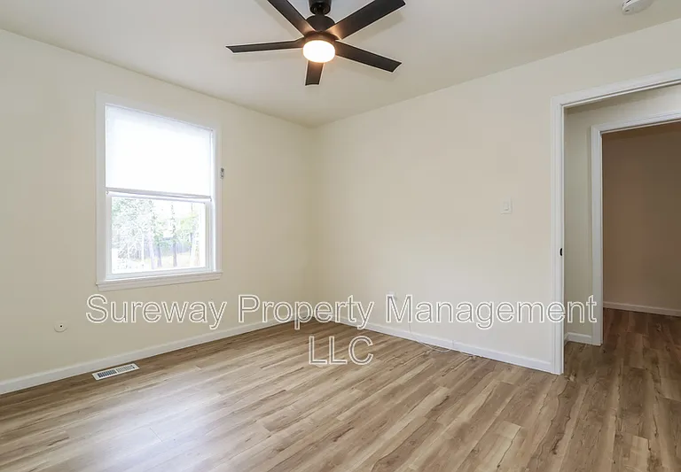 37 Berkshire Rd — Photo 8