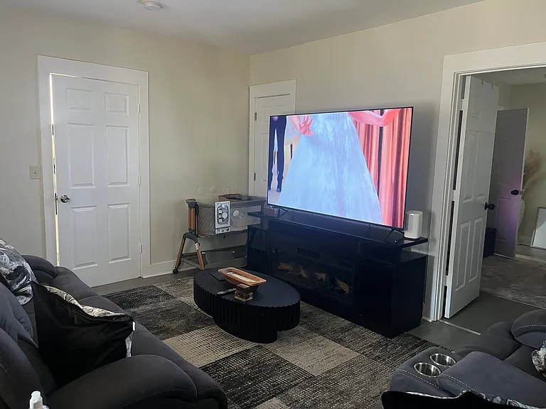 233 Valley St — Photo 17