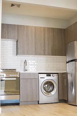 Rented by Realty 2000 Associates Ltd | media 25