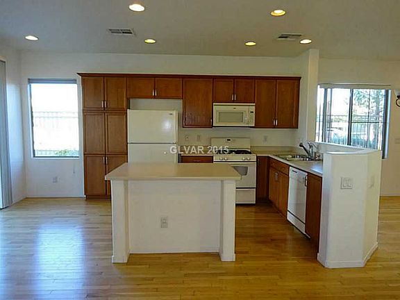 4th image of 5461 Stelle Amore St