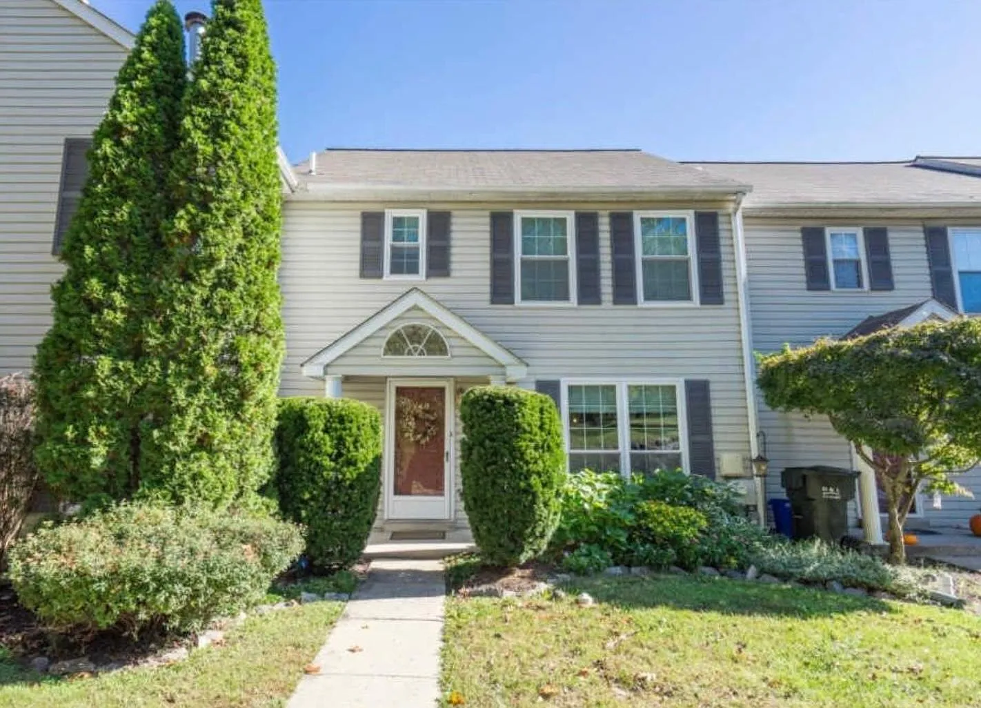 140 Village Dr — Photo 1