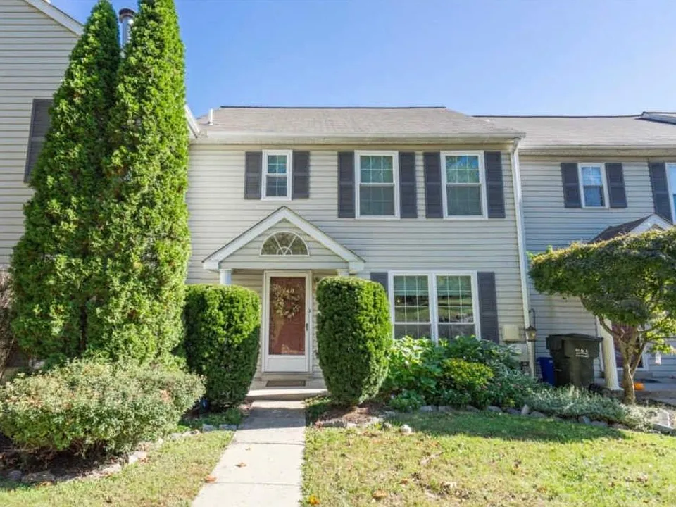 140 Village Dr