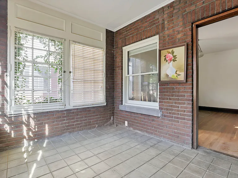 58 Winner Ave — Photo 6