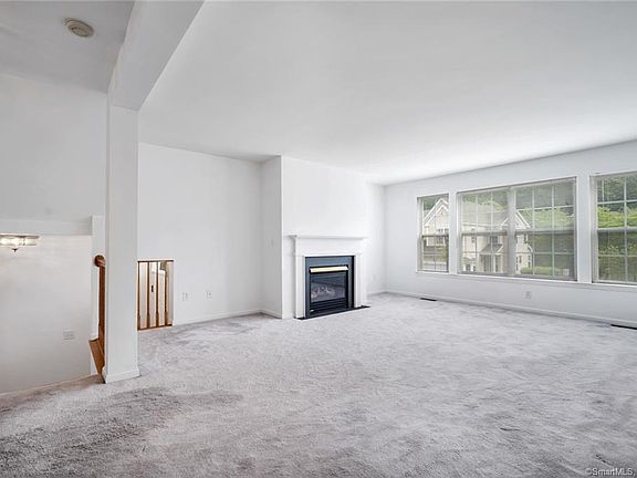 4th image of 2702 Eaton Ct #2702