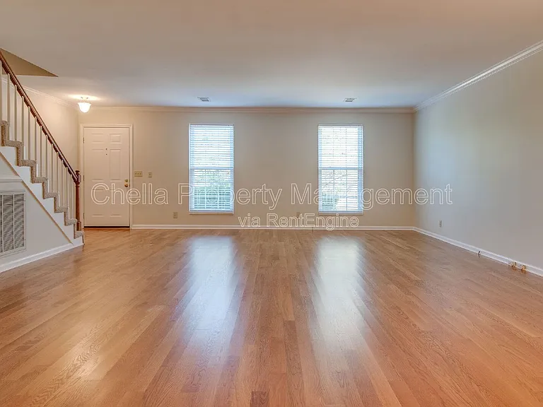 2615 Habersham Ave — Photo 9