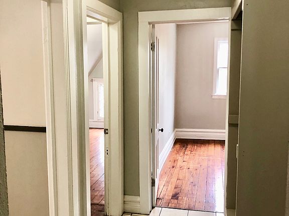 4th image of 449 Ashland Ave #3