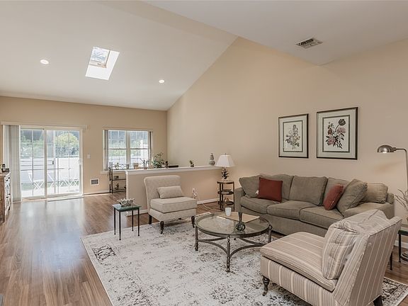 3rd image of 51 Oyster Cove Ln #51