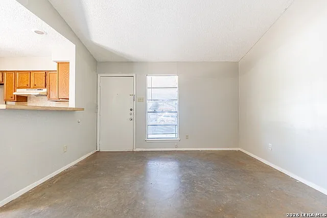 6201 Berkett Cv #B — Photo 8