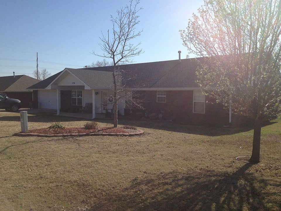 1st image of 1718 Lakeview Dr