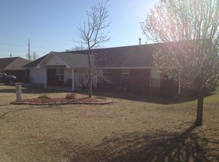 1718 Lakeview Dr, Sulphur, OK 73086