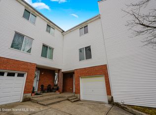 51 Emily Ln, Staten Island, NY