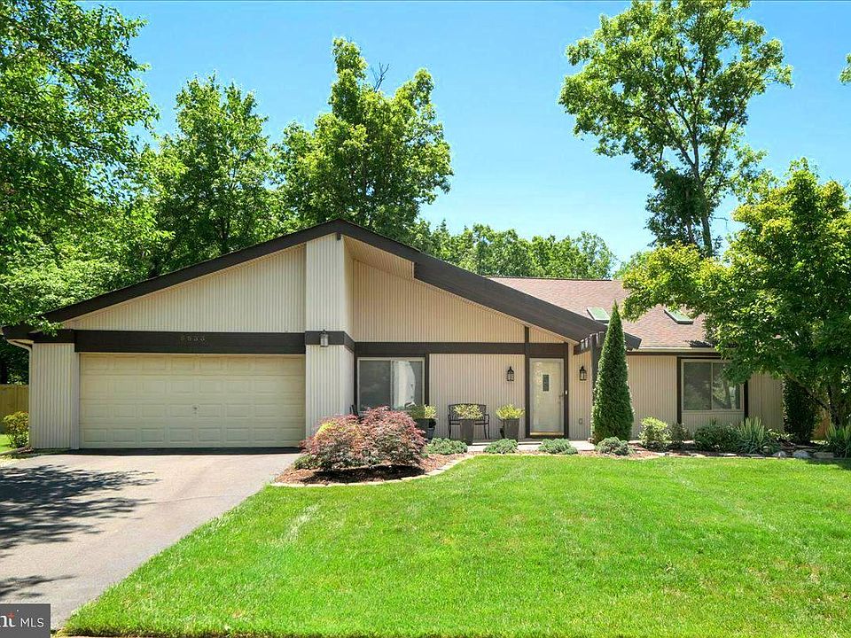 1st image of 8633 Reseca Ln