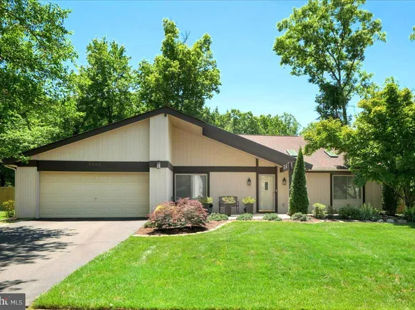 8633 Reseca Ln, Springfield, VA 22152