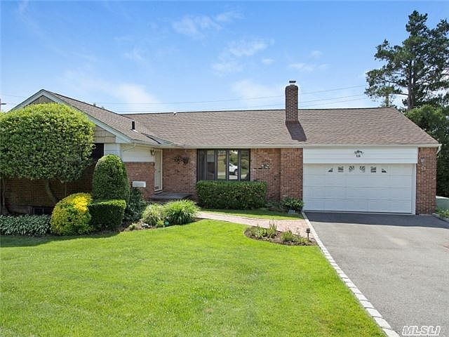 1st image of 15 Falmouth Ln