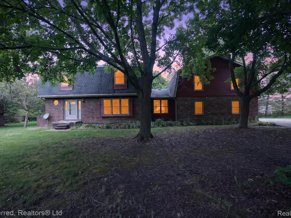9065 E Richfield Rd, Davison, MI 48423
