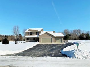 2930 Windhaven Trl, Green Bay, WI 54313