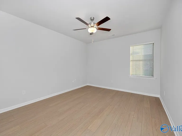147 Wolfe Ln — Photo 16