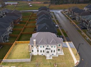 30 Ballantyne Blvd, Vaughan, ON L3L0G2