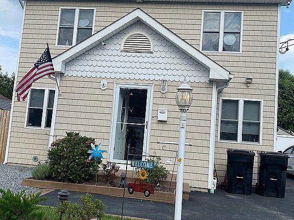 5th image of 63 Redmond Ave