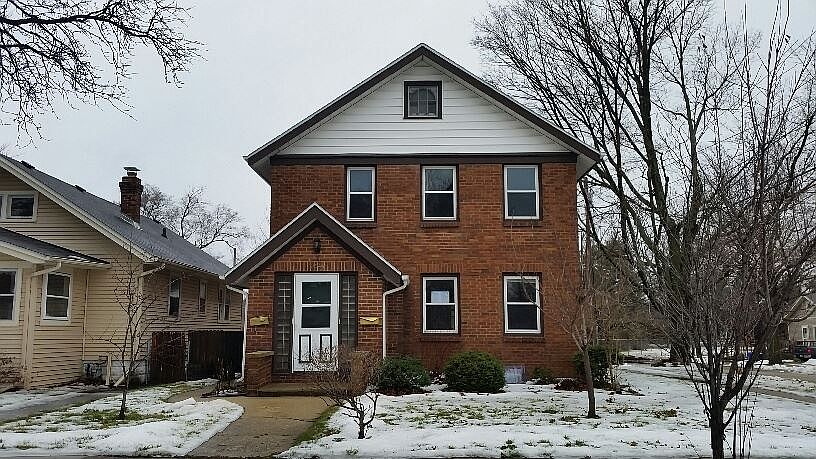 1st image of 2044 Douglas St