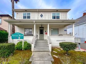 Calistoga Avenue, 1356