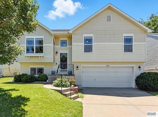 19617 W St, Omaha, NE 68135