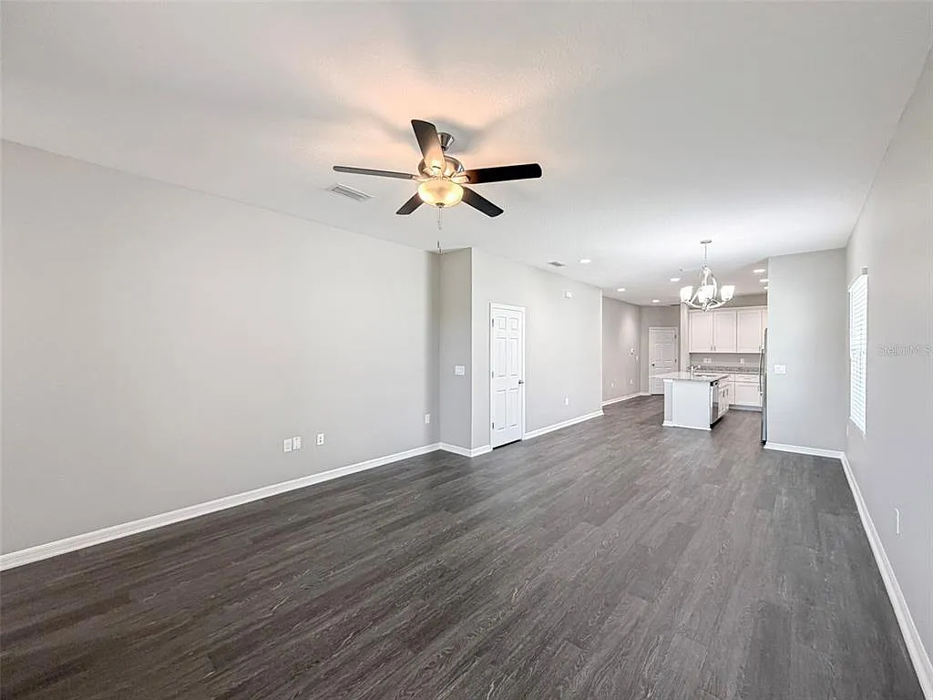 3 bed, 2.0 bath, 1555 sqft, $2,680 — Photo 4