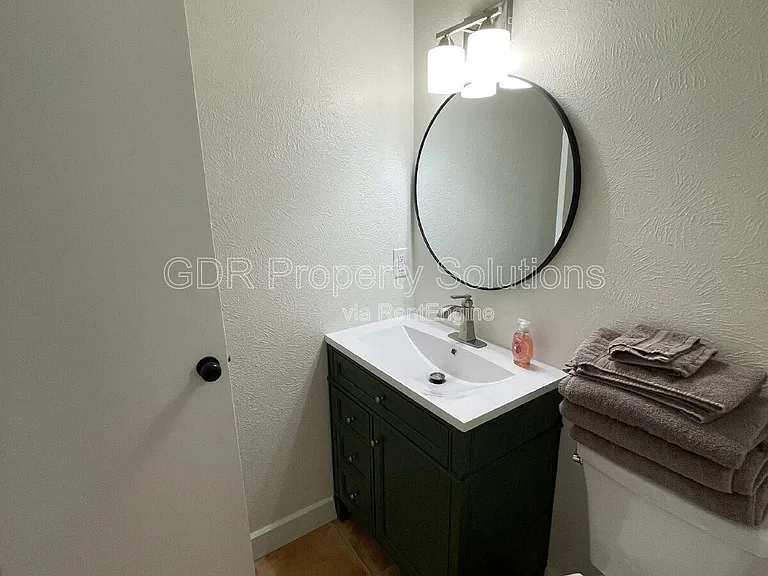 520 Ortiz Dr NE — Photo 27