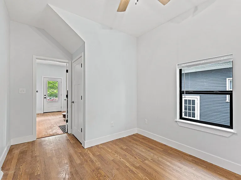 403 N 9th St — Photo 14
