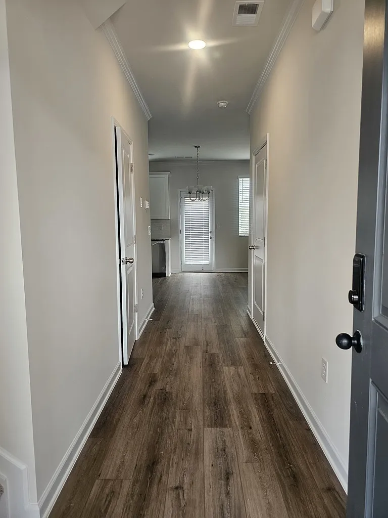 Modern 3-Bed Single Family Home with In-Unit Laundry — Photo 4
