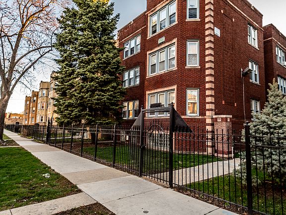 2nd image of 1123 N Lawler Ave #2192825