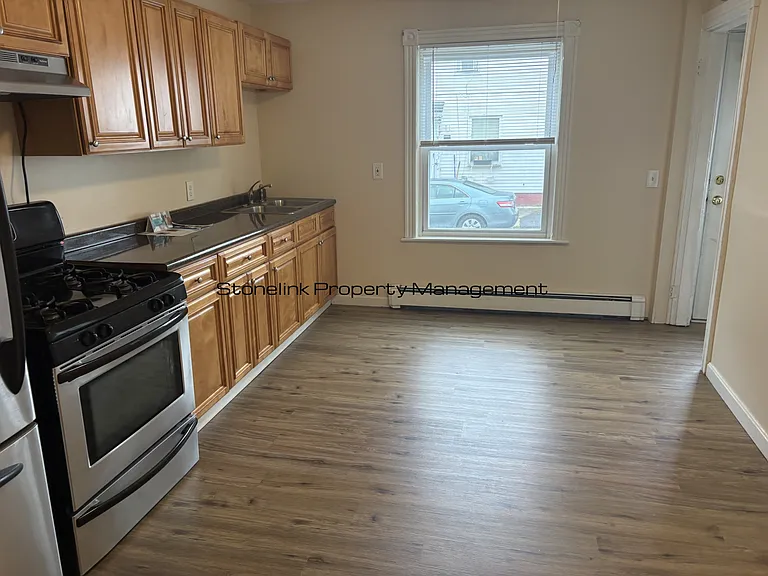 2-20 Langsberries Ave — Photo 2