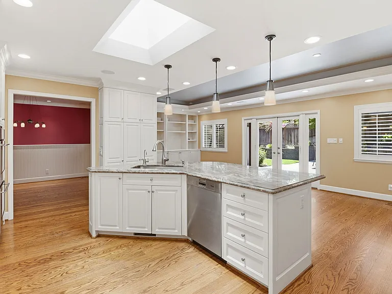 148 Cedar St — Photo 16