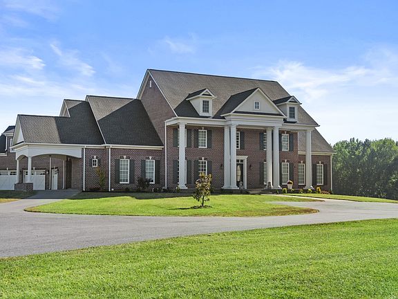 3rd image of 555 Williams Rd