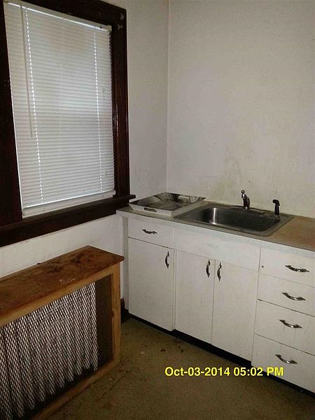 4th image of 354 COLONIE Street