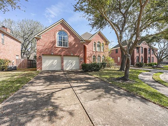2nd image of 13719 Country Green Ct