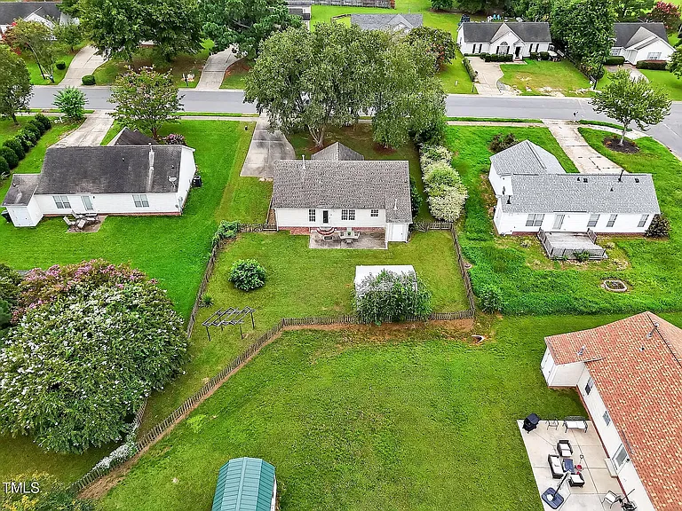 632 Waterford Dr — Photo 32
