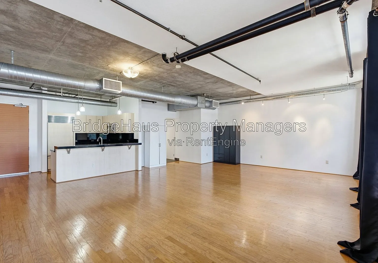 1 bed, 2.0 bath, 1162 sqft, $2,940 — Photo 2