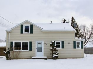 323 Lowden Point Rd, Rochester, NY 14612