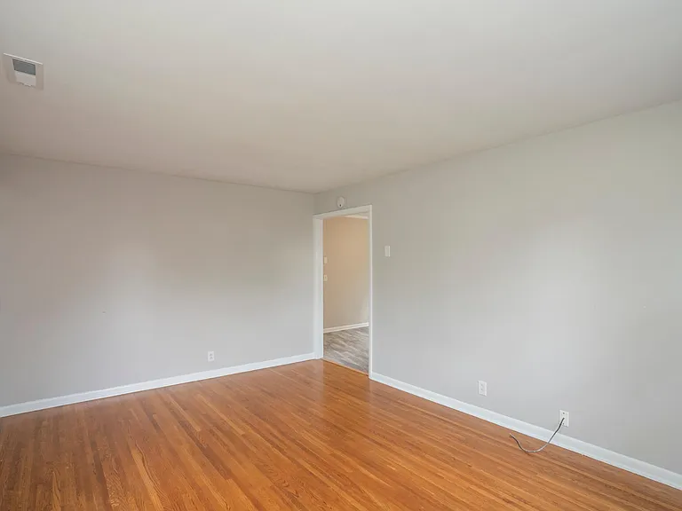 4933 Millerwood Dr — Photo 5