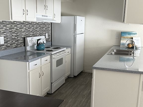 Kitchen Counters- Led Fixtures