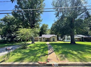 1212 E Lantrip St, Kilgore, TX 75662