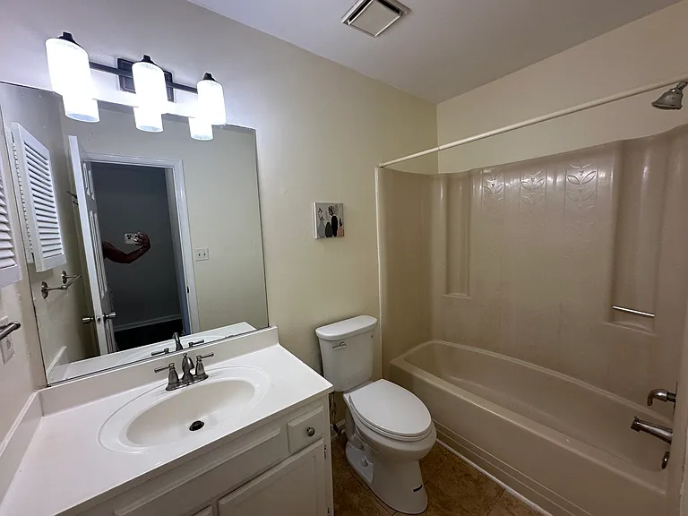 5632 Campus Dr — Photo 18