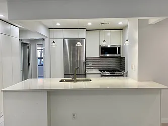 Rented by R New York
